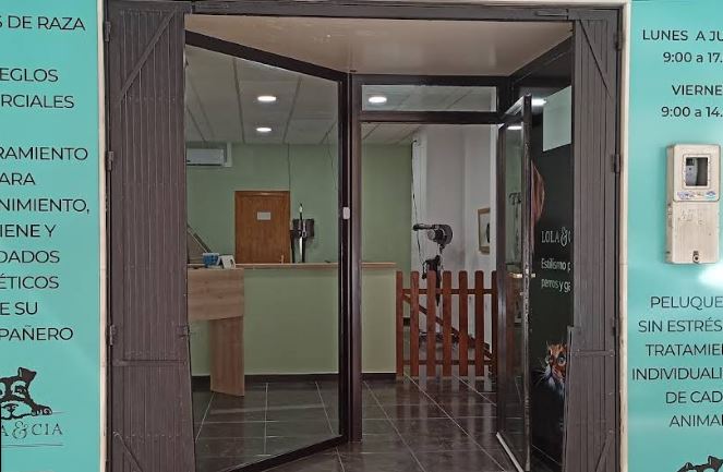 Lola & Cía Peluquería Canina y Felina en Almería